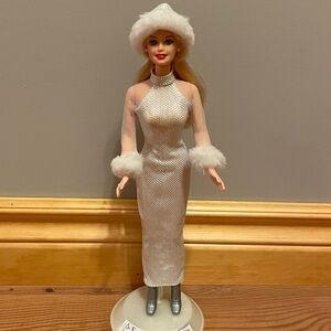 Mattel Holiday Excitement Christmas Barbie 2001 #29203